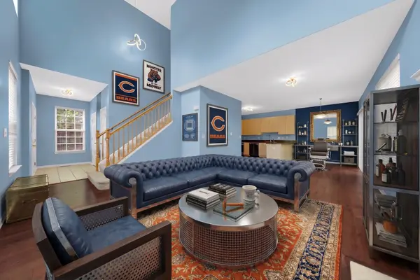 384 W Pointe DR, Vernon Hills, IL 60061