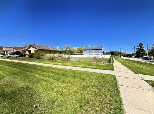 6910 43rd ST, Berwyn, IL 60402