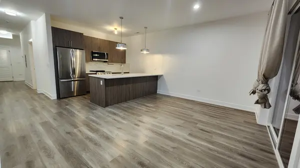 3944 S Indiana AVE #2R, Chicago, IL 60653