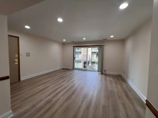 7109 Laverne LN #2A, Tinley Park, IL 60477