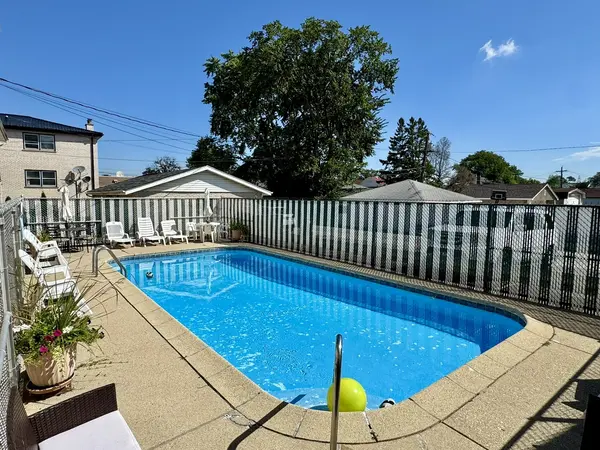 1247 S Mannheim RD #3, Westchester, IL 60154