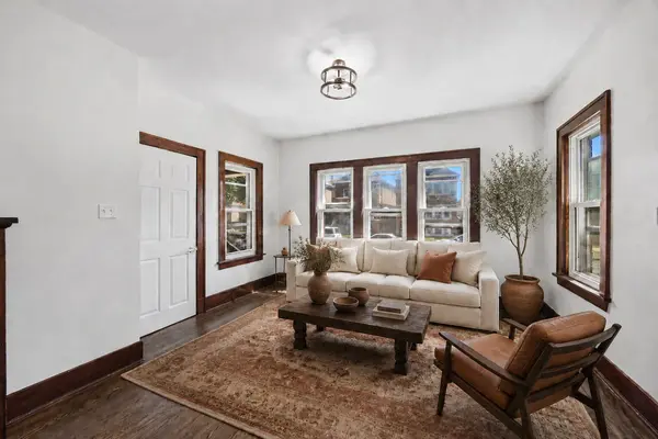 4824 S Tripp AVE, Chicago, IL 60632