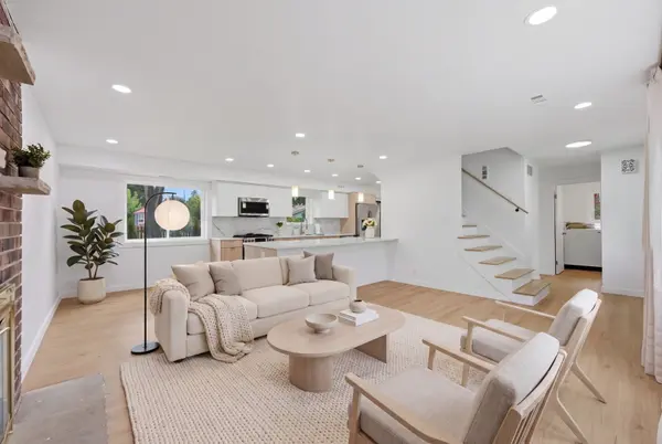 1134 Pinehurst LN, Schaumburg, IL 60193