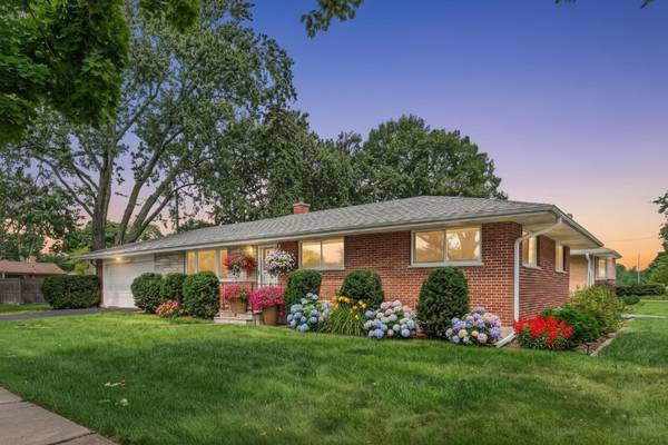420 Berkshire LN, Des Plaines, IL 60016