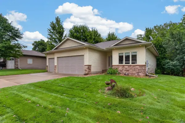 4022 Wedgewood DR, Cedar Falls, IA 50613