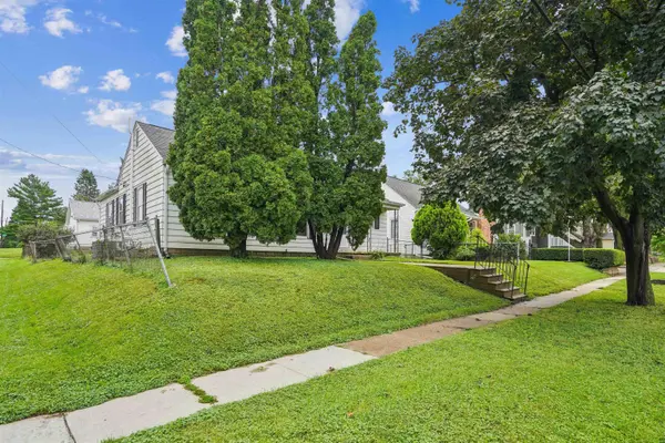 1301 Hammond AVE, Waterloo, IA 50702
