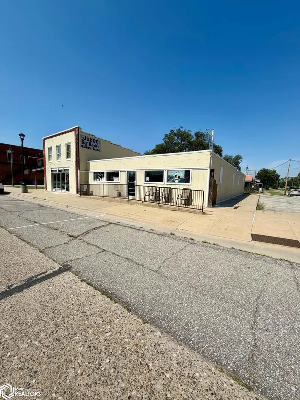 119 & 121 Walnut ST, Eddyville, IA 52553