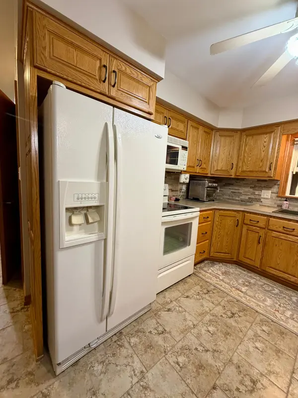 417 S Fairview DR, Luverne, MN 56156