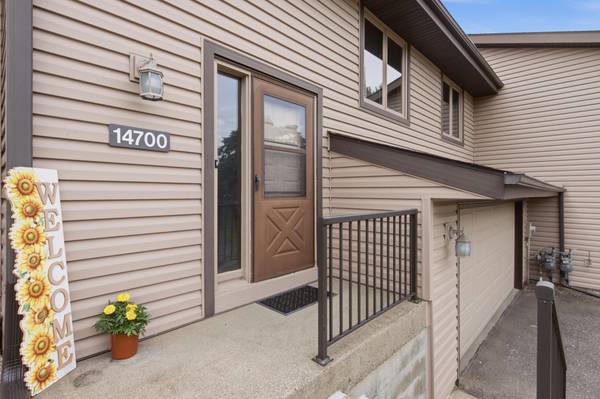 14700 Embry PATH, Apple Valley, MN 55124