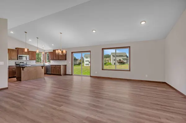 5869 Deer ST, Monticello, MN 55362