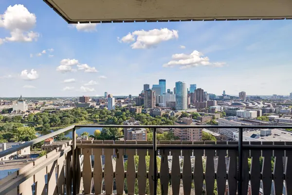 400 Groveland AVE #1912, Minneapolis, MN 55403