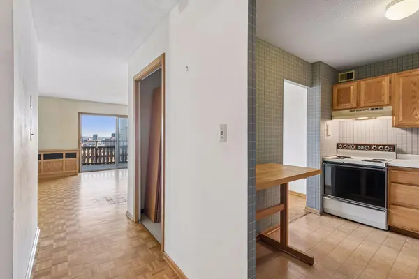 400 Groveland AVE #1912, Minneapolis, MN 55403