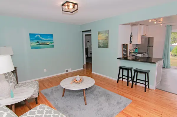 5619 Vera Cruz AVE N, Crystal, MN 55429