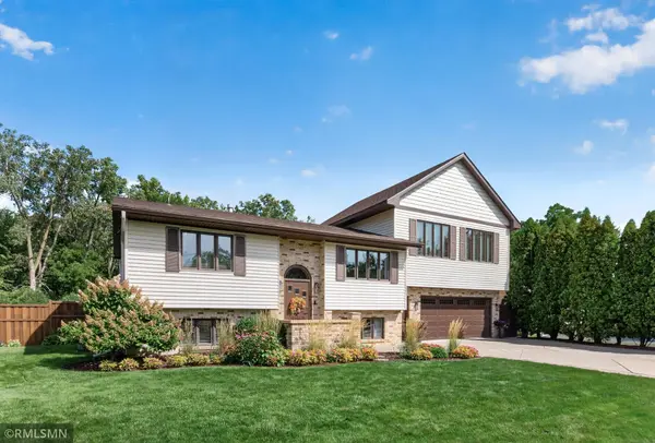 1905 Garden LN, White Bear Lake, MN 55110