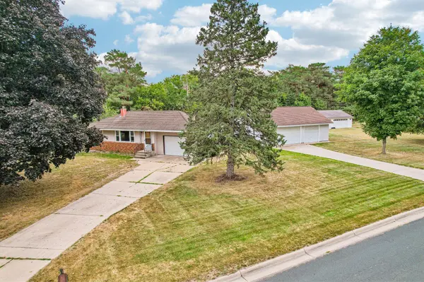 2804 Beam LN, Eagan, MN 55121