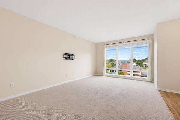 1070 Grandview CT NE #304, Columbia Heights, MN 55421