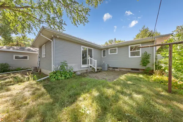 4242 Limestone DR, Eagan, MN 55122