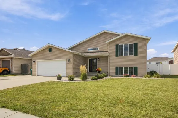 4422 10th ST W, West Fargo, ND 58078