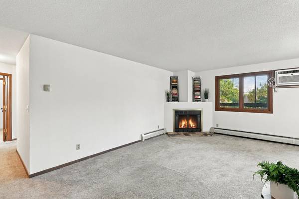 4350 Trenton LN N #116, Plymouth, MN 55442