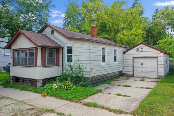 115 N IRWIN AVE, Green Bay, WI 54301-4316