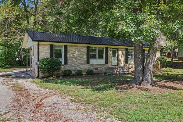 761 Cherokee Dr, New Johnsonville, TN 37134