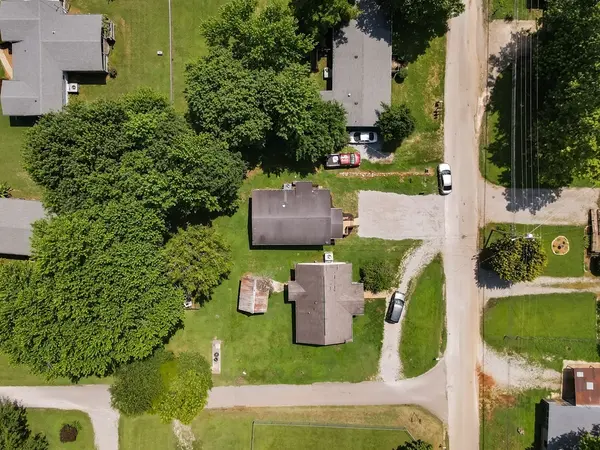 250 Mountain St, Doyle, TN 38559