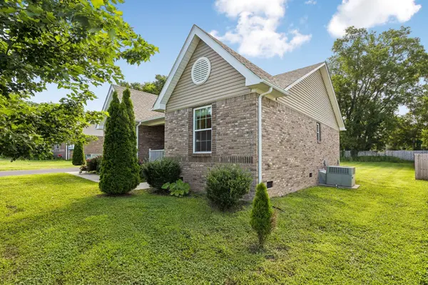 1909 Susan Rd, Columbia, TN 38401