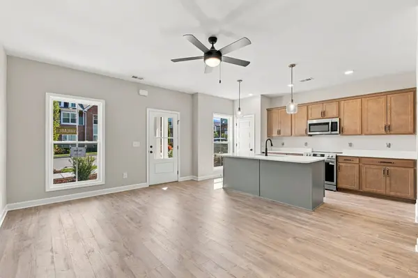 348 Twig PVT Ct, Hendersonville, TN 37075