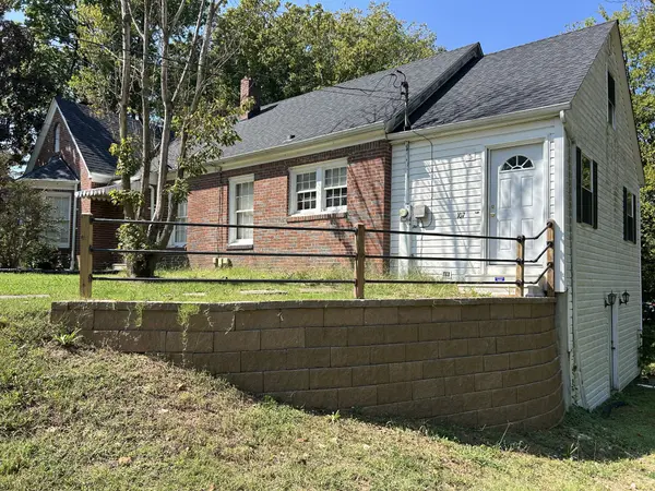 107 Washington Ave, Camden, TN 38320