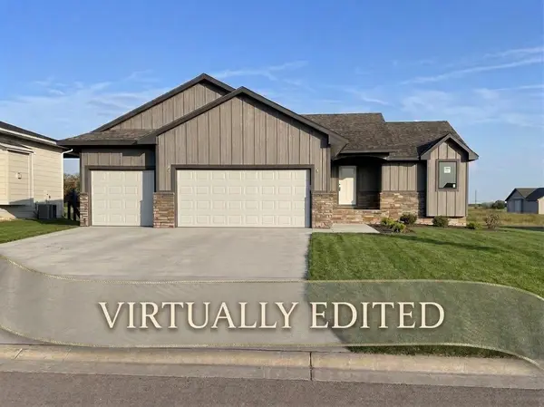 2203 S Chateau ct, Wichita, KS 67207
