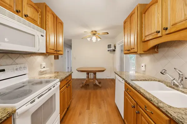 1711 James St, Hutchinson, KS 67502