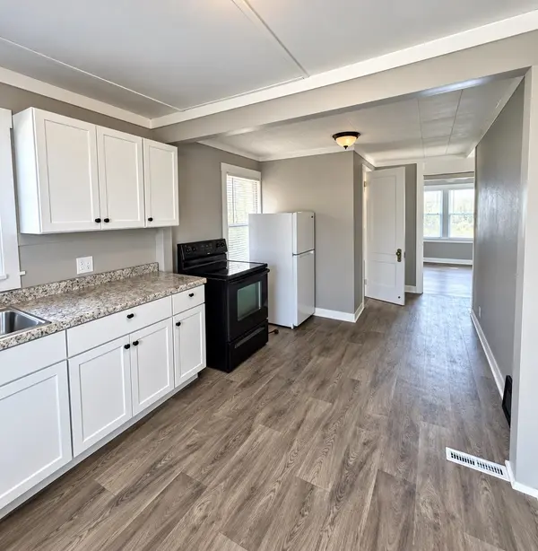 408 W Walnut St, Salina, KS 67401