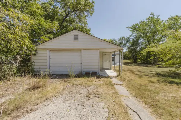 706 S Verna Ave, Andover, KS 67002