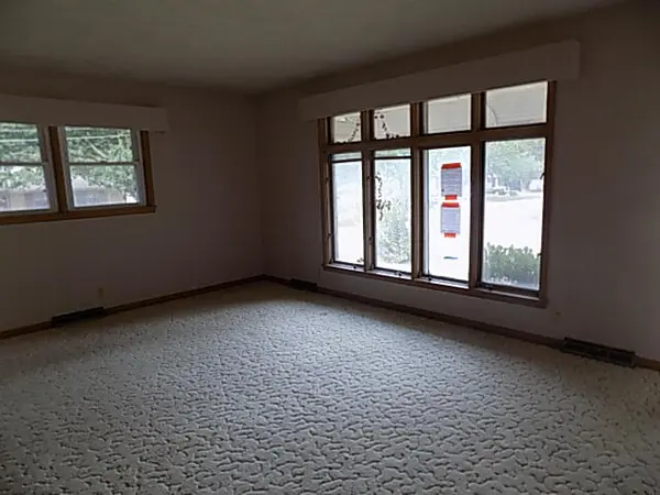 606 E Wayland ST, Springfield, MO 65807
