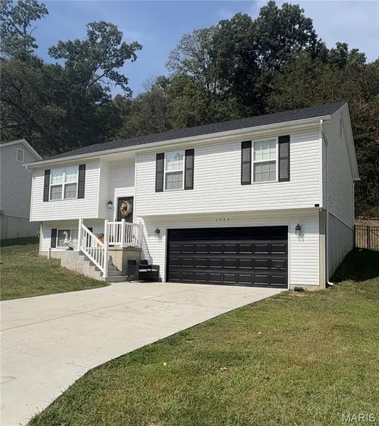 1735 Cherry Blossom CT, Pevely, MO 63070