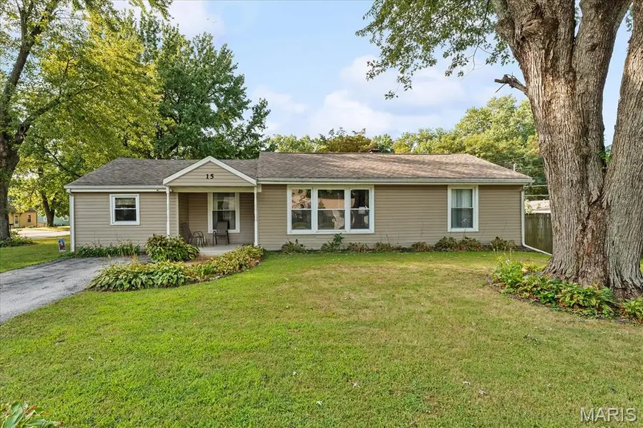 15 Pine TRL, Fairview Heights, IL 62208