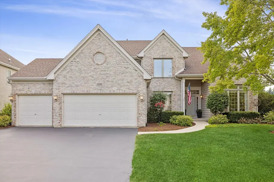 1250 Tunbridge TRL, Algonquin, IL 60102