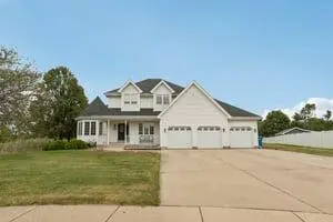 8445 Jennifer CT, St. John, IN 46373