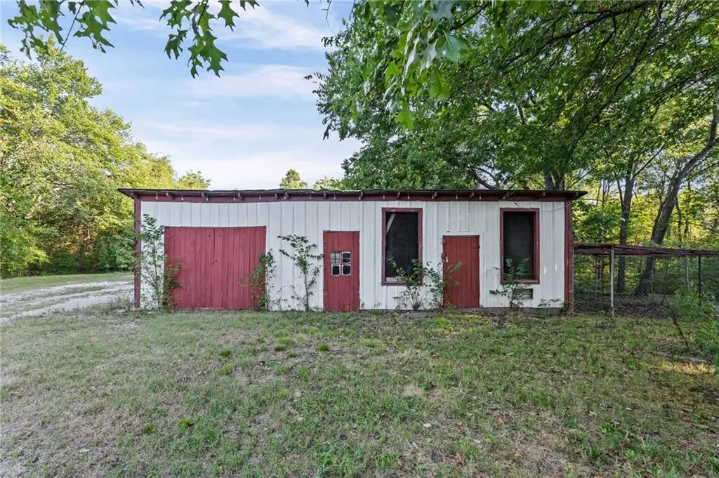 39041 Railroad AVE, Osawatomie, KS 66064