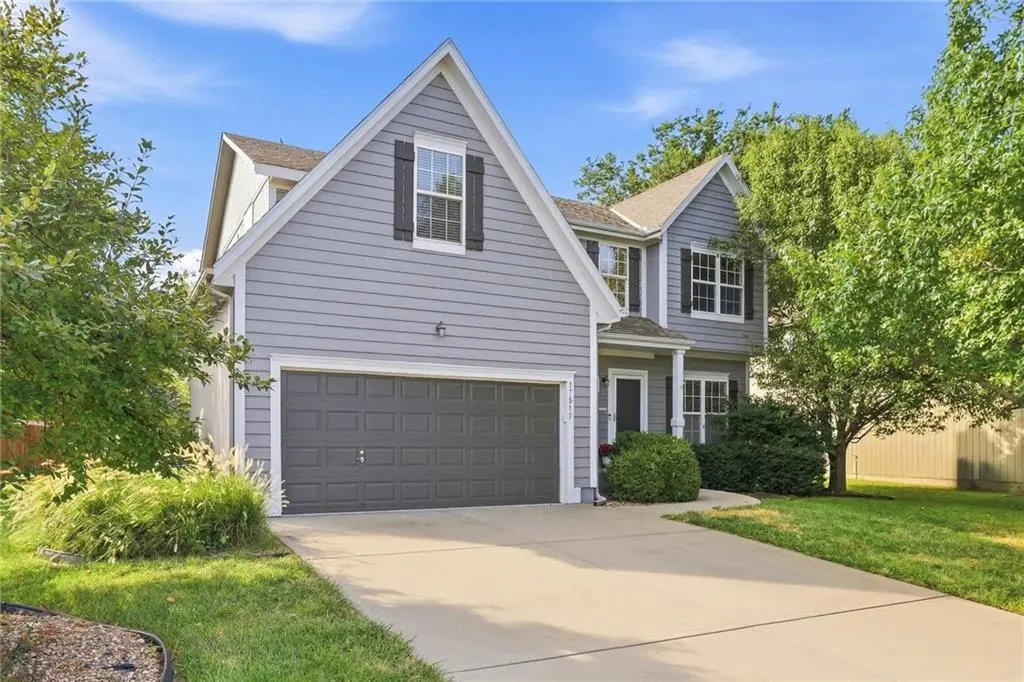 17517 W 160th TER, Olathe, KS 66062