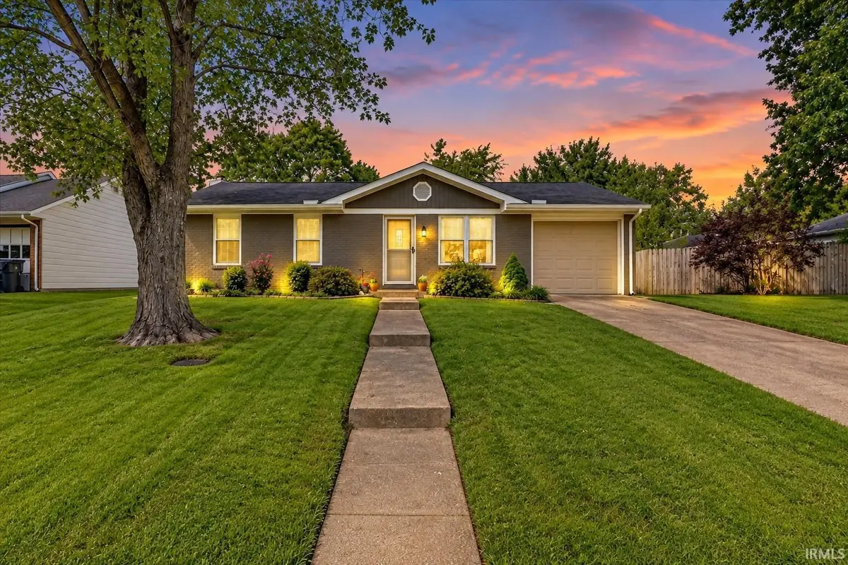 518 Gun Powder LN, Evansville, IN 47711