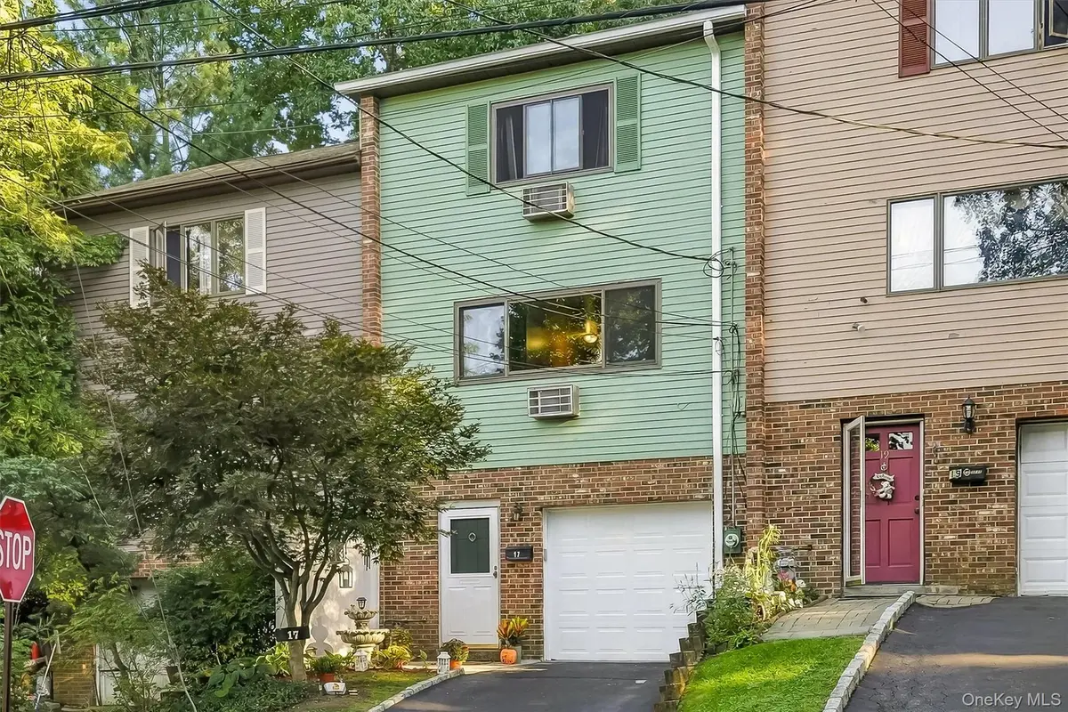 17 Pemart AVE, Peekskill, NY 10566