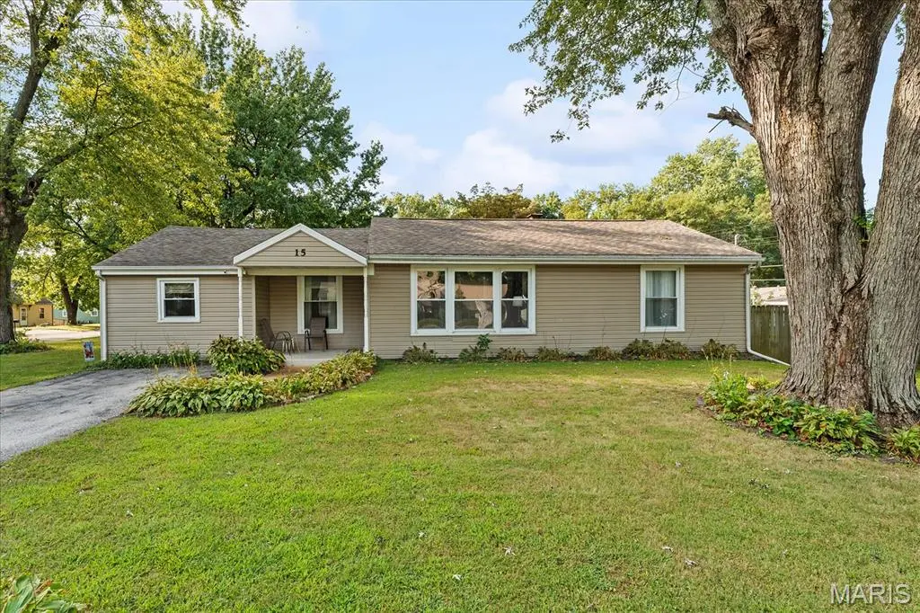 15 Pine TRL, Fairview Heights, IL 62208