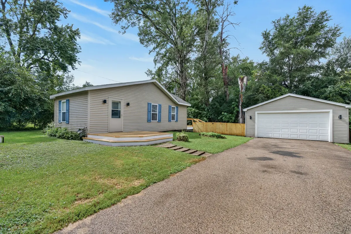 521 Elaine TER, Lakemoor, IL 60051