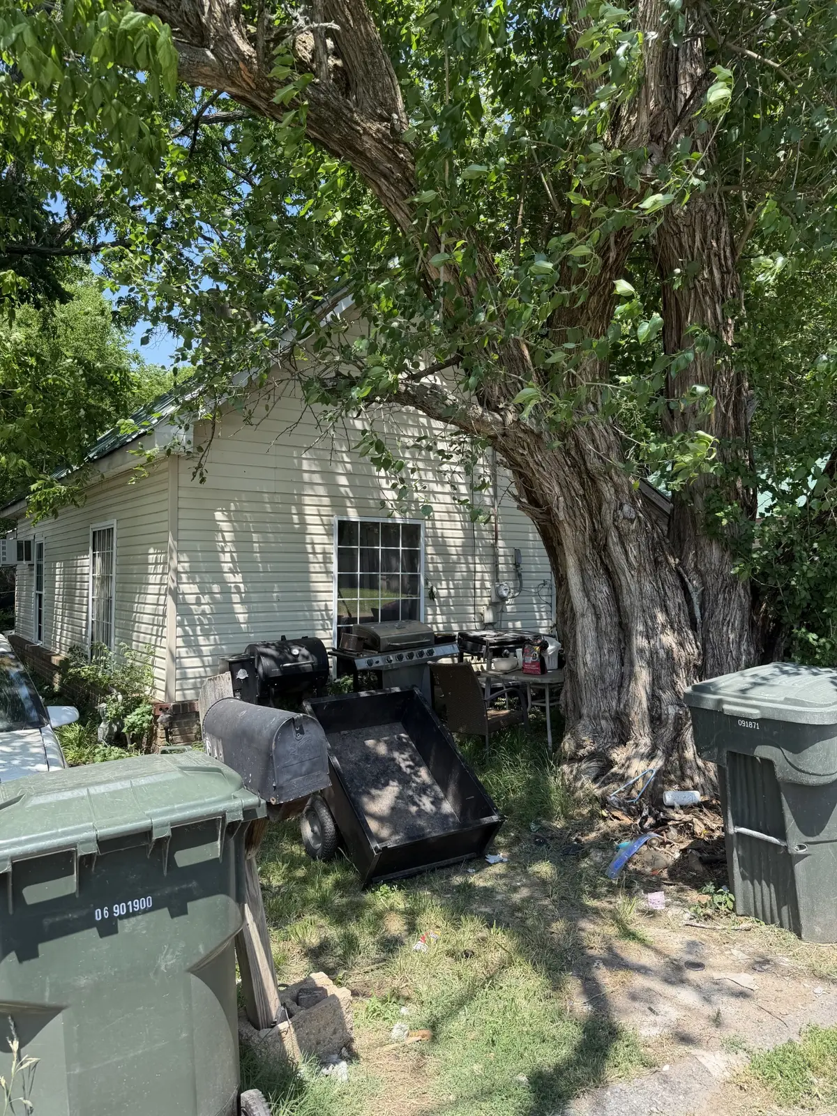 304 20th Ave #E, Springfield, TN 37172