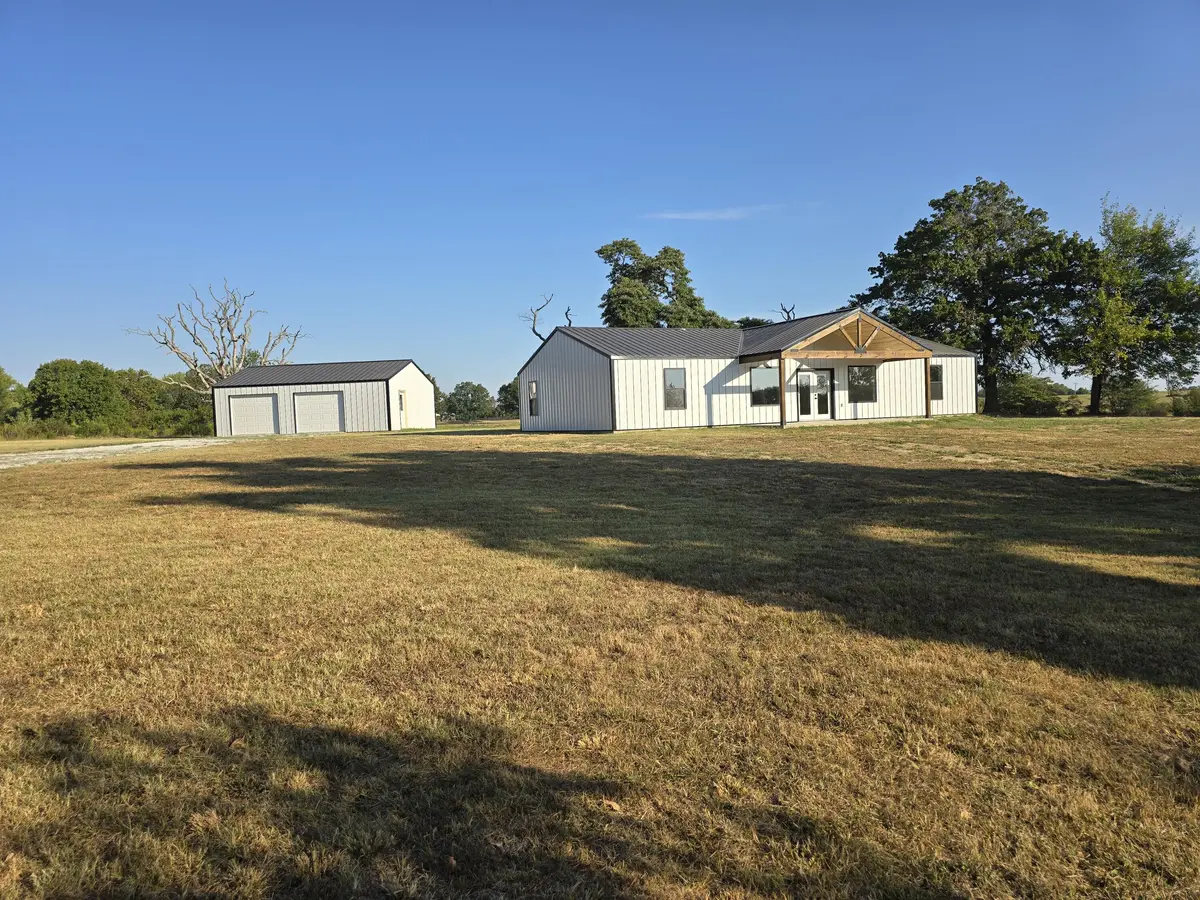 4513 State Road, Pomona, MO 65789