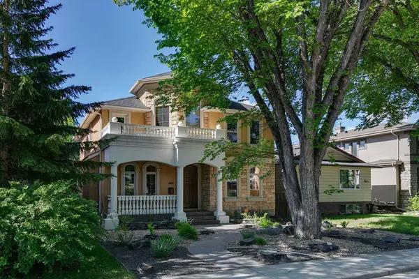 2609 7 AVE NW, Calgary, AB T2N 1A6