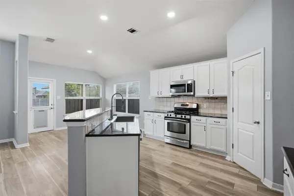 1207 Utopia LN, Hutto, TX 78634