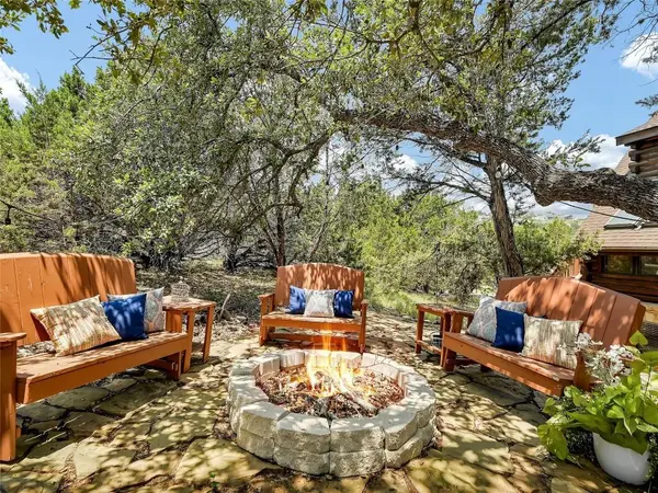 18304 W Reed Parks RD, Jonestown, TX 78645