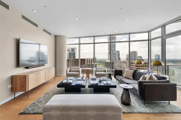 200 Congress Ave #37H, Austin, TX 78701